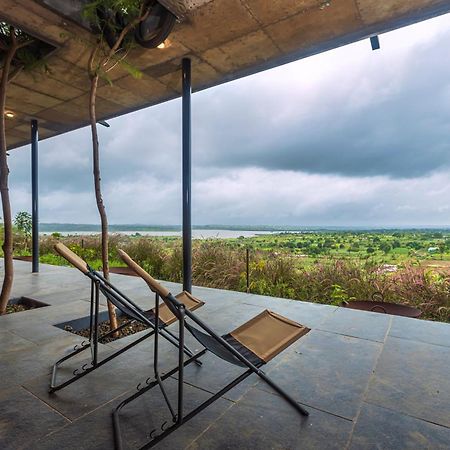 Saffronstays Zen, Igatpuri - Lake-View Villa With Indoor And Outdoor Games Екстериор снимка