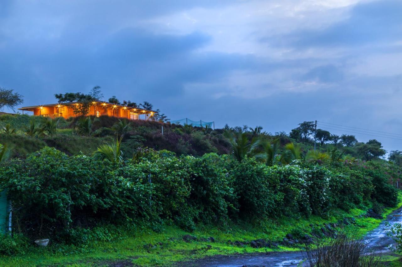 Saffronstays Zen, Igatpuri - Lake-View Villa With Indoor And Outdoor Games Екстериор снимка