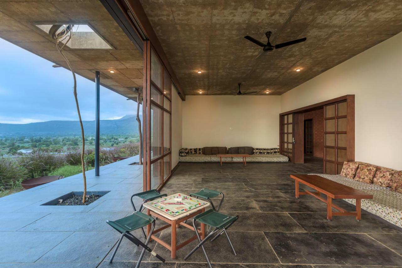 Saffronstays Zen, Igatpuri - Lake-View Villa With Indoor And Outdoor Games Екстериор снимка